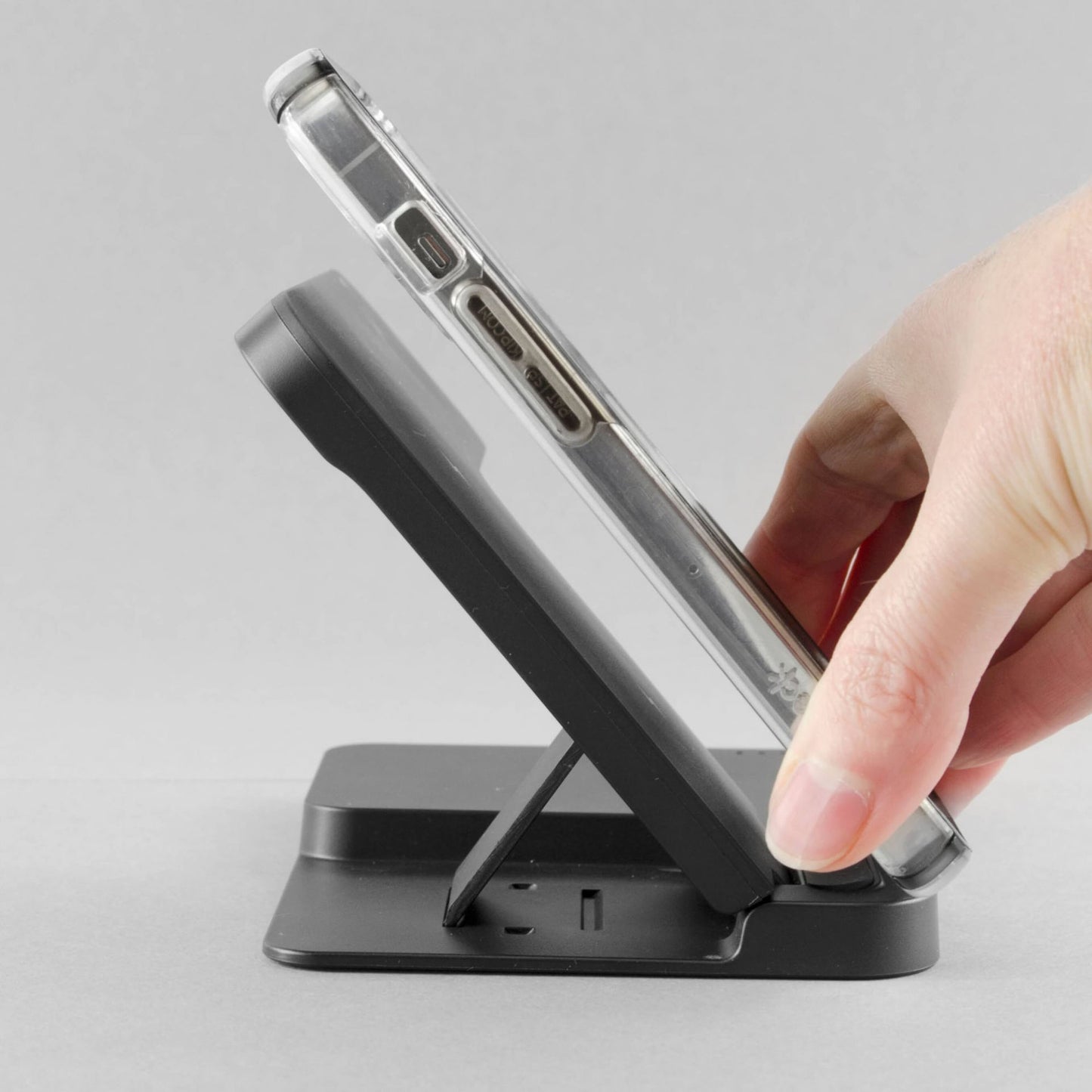 X4-LIFE wireless charging station