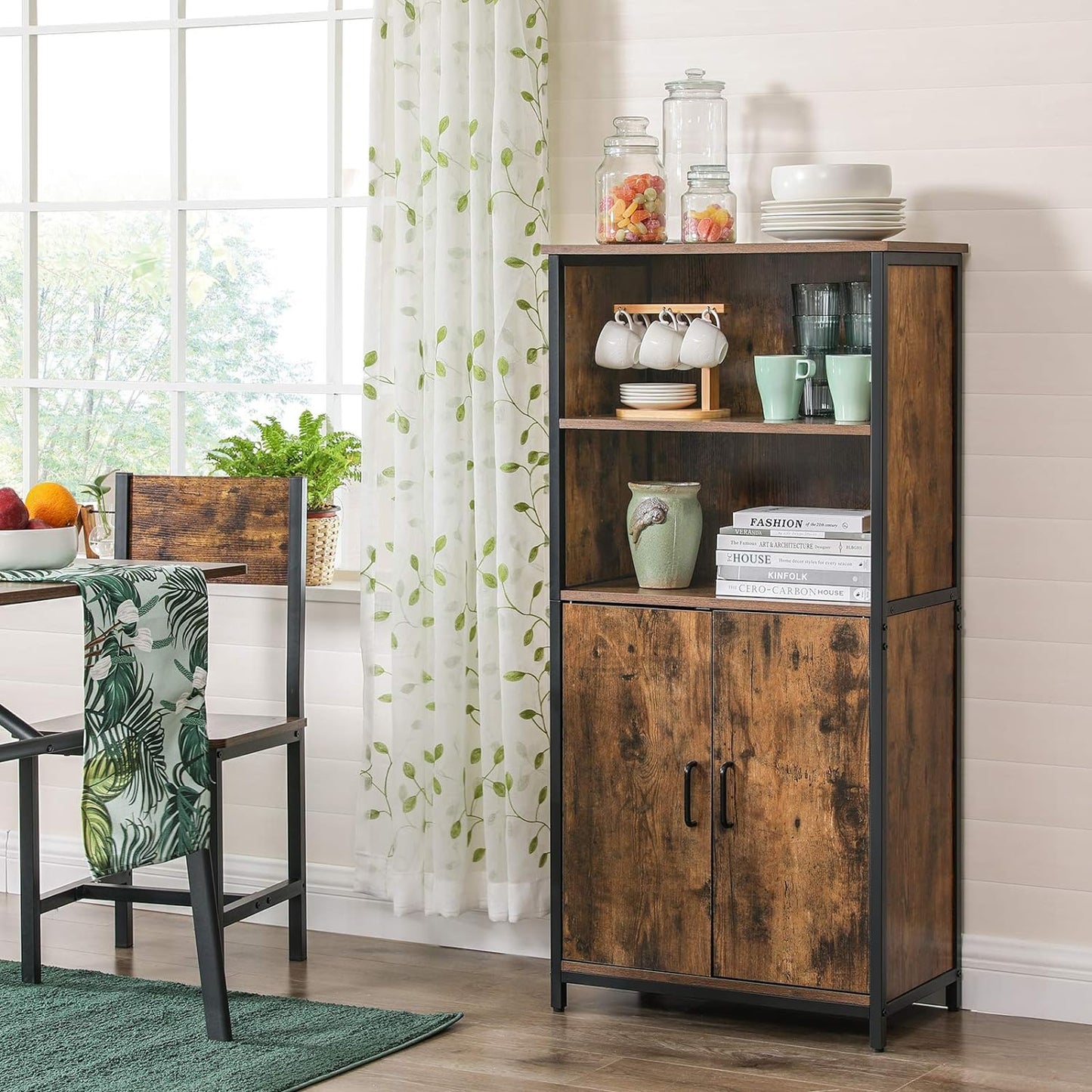 Storage Unit with Adjustable Shelves