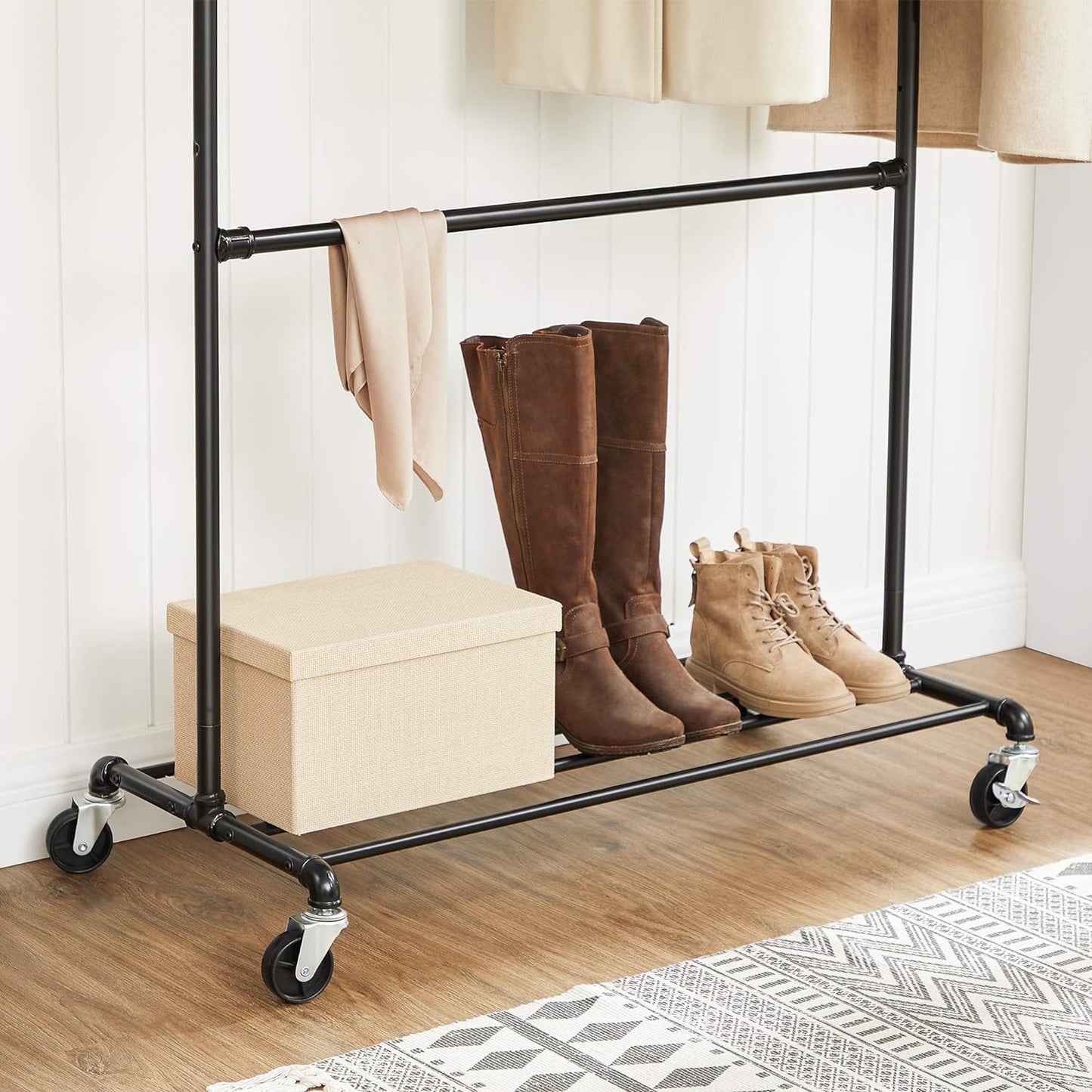 SONGMICS Clothes Rack on Wheels